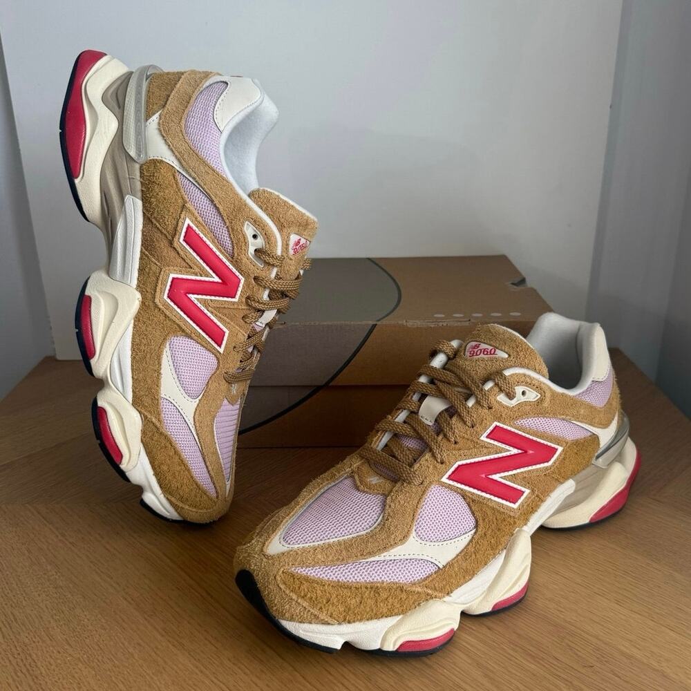 New Balance 9060 ‘Great Plains/True Red Unisex Sneakers- SZ Men 11.5- Women 13 - Picture 1 of 6